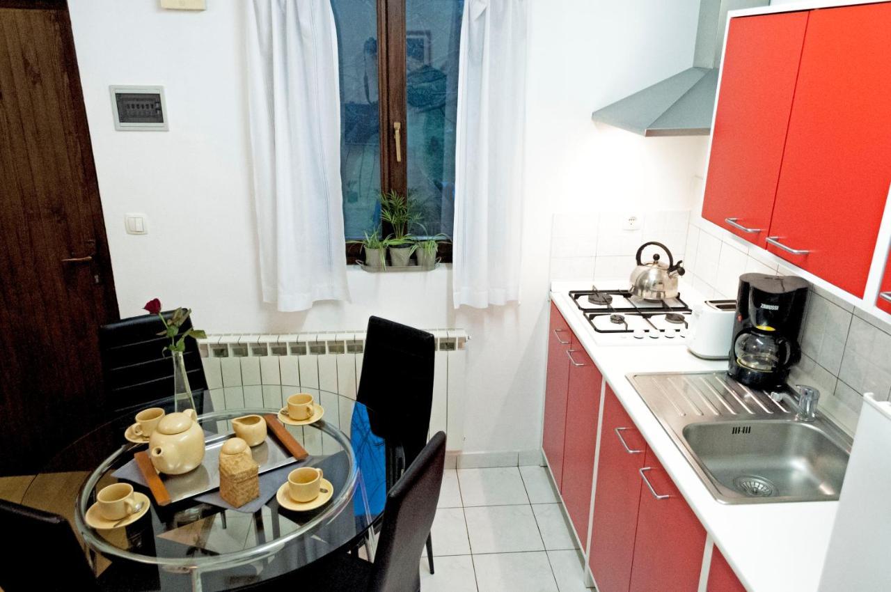 Apartment Rosa 1 ロヴィニ エクステリア 写真