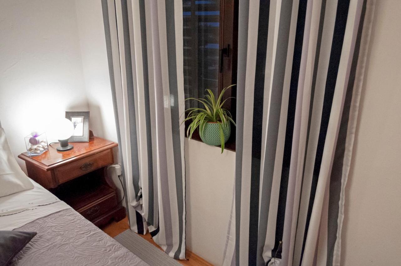 Apartment Rosa 1 ロヴィニ エクステリア 写真